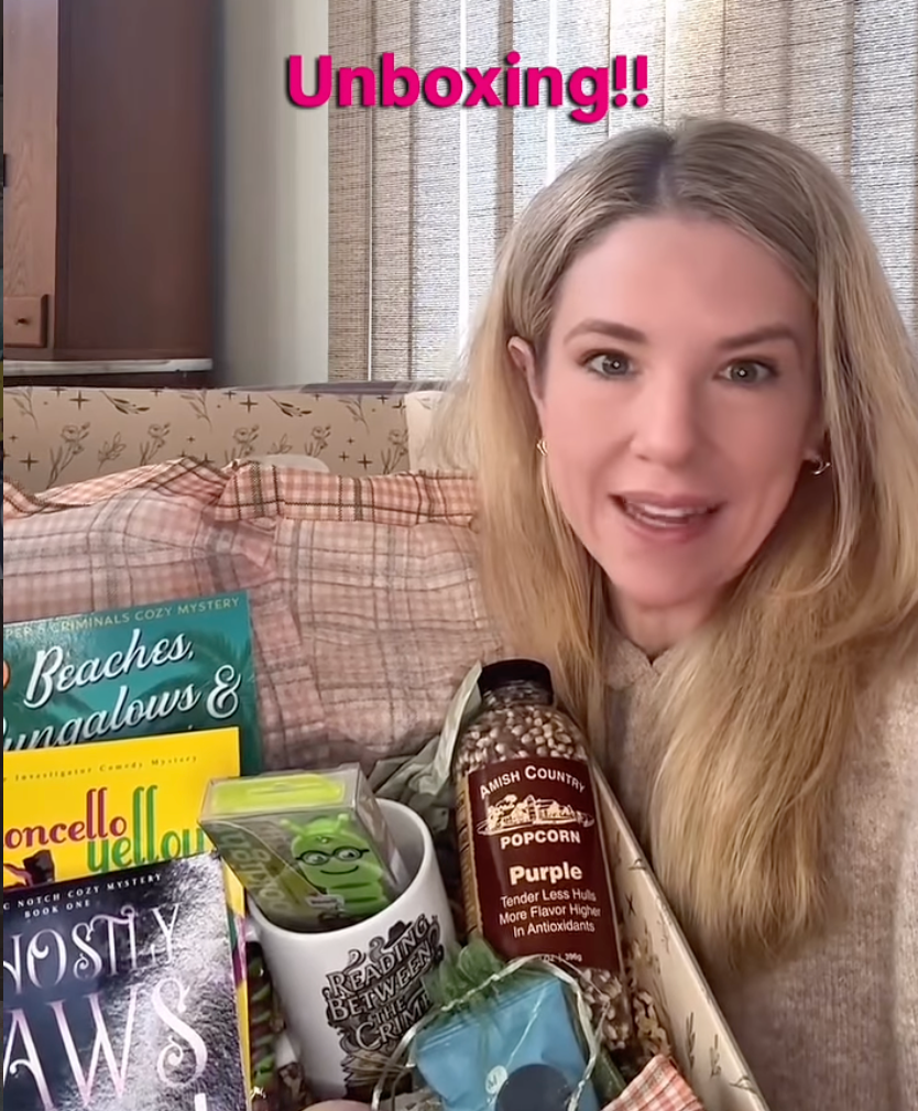 Unboxing Decembers Crate!